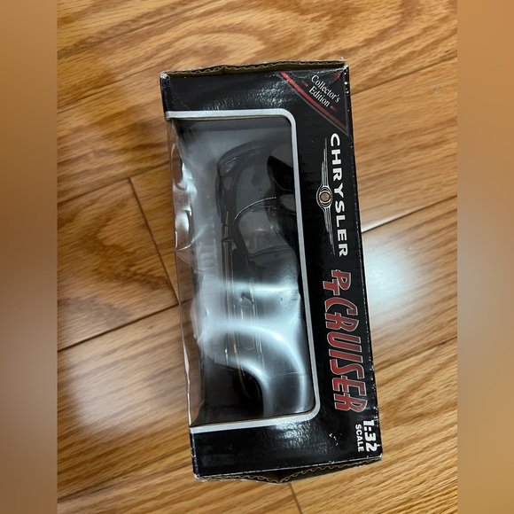 Bundle: Vintage 5 Chrysler PT Cruiser Diecast Model Toy Cars - Picture 4 of 9